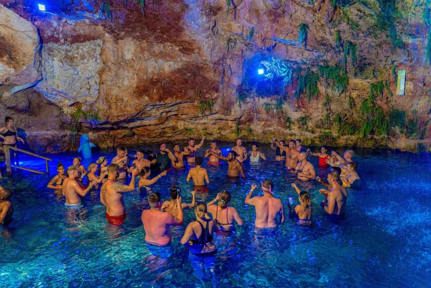 Unique Cave — Fun Fun Adventure