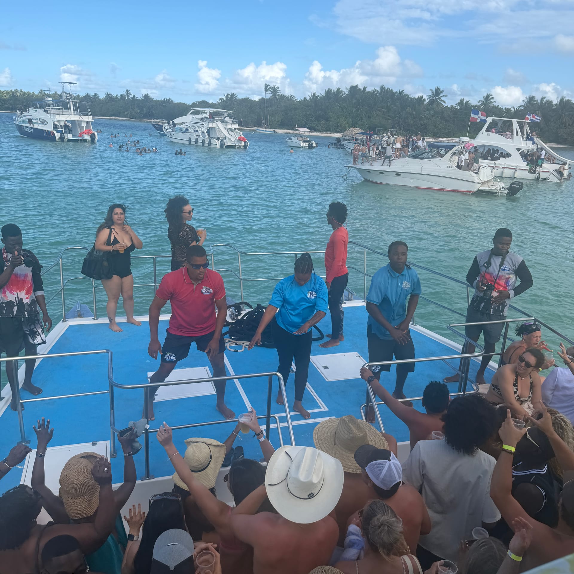 Party Boat — Fiesta en el Mar photo 3